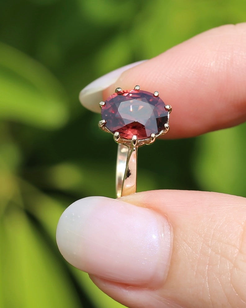 4ct Natural Red Zircon in Vintage Birmingham Made 1973 Multi Claw Ring, 9ct Yellow Gold, size M1/2 or 6.5, 2.61g