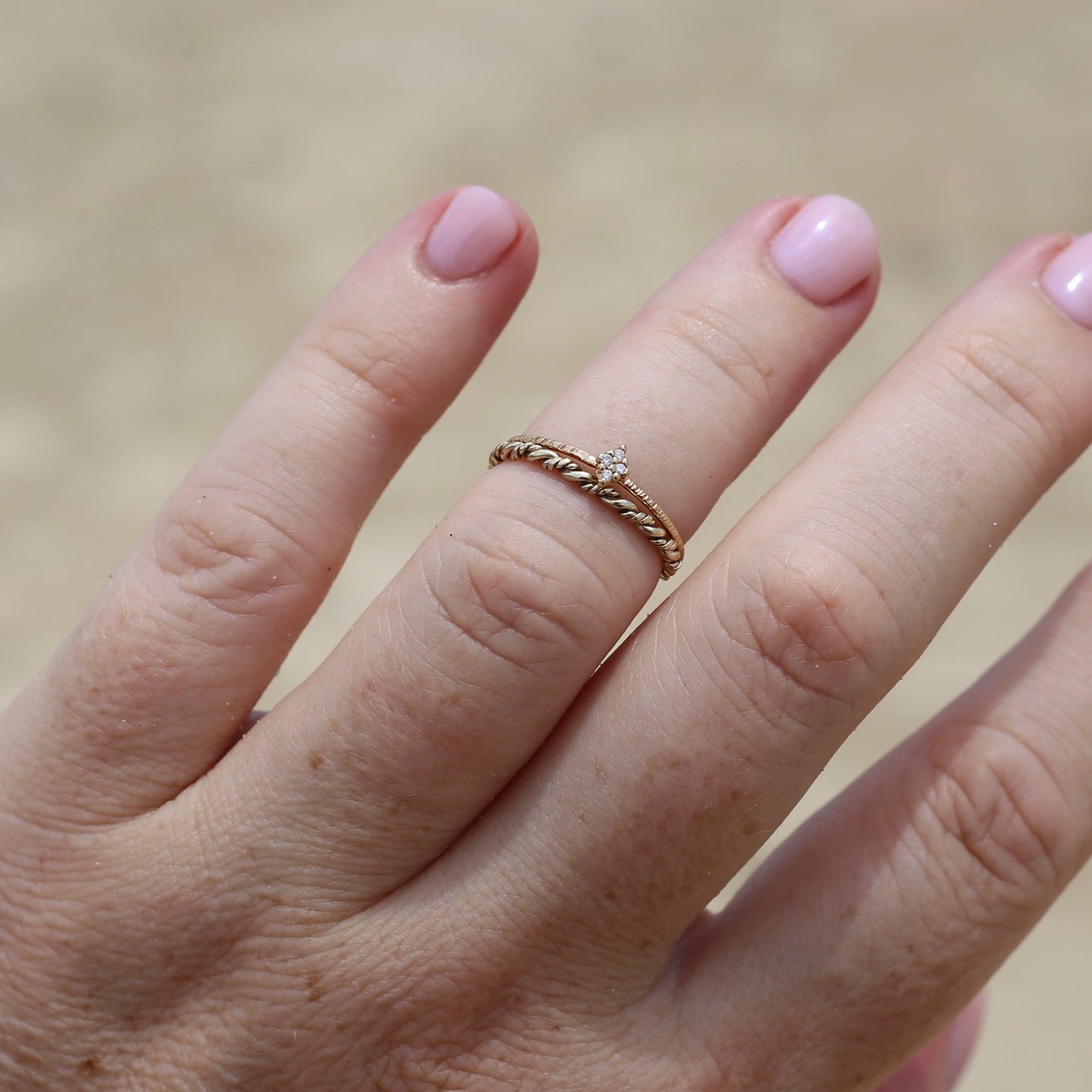 Textured twisted band, 9ct yellow gold, size 4.5 or I1/2