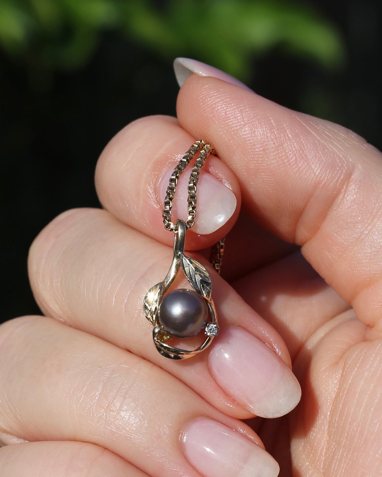 Grey Pearl, Diamond and Three Leaf Pendant, 14ct Yellow Gold, 1.61g