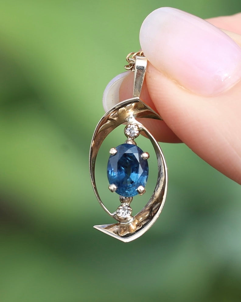 1.5ct Natural Blue Sapphire and Diamond Vintage Pendant, 9ct Yellow Gold, 1.57g