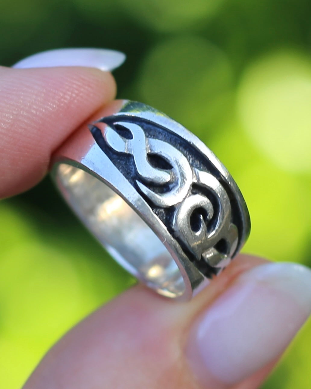 Silver Band with Black Rhodium Tribal Style Geometric Pattern, Sterling Silver, size 8 or Q, 7.6g