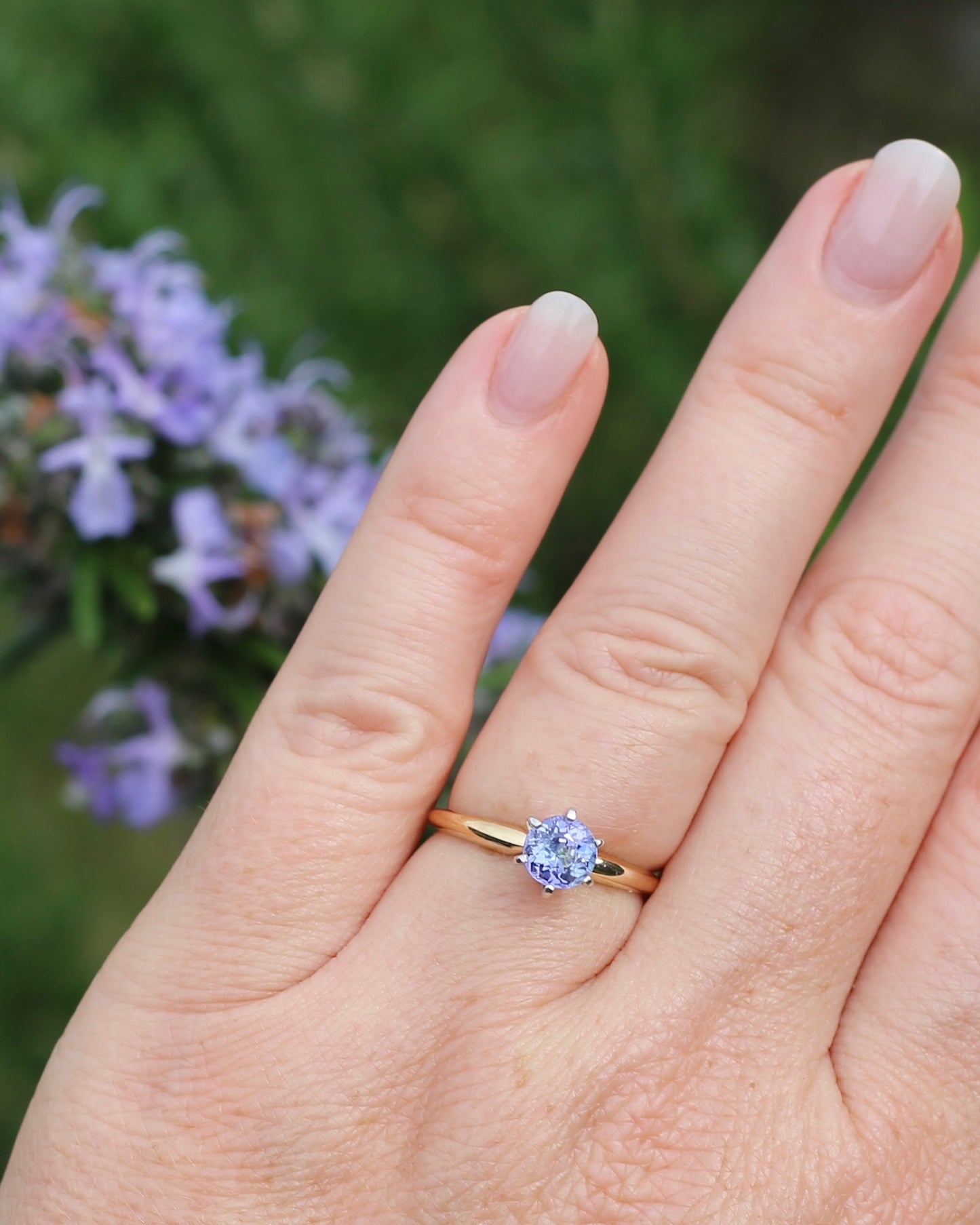 6mm Tanzanite Round Solitaire, 14ct Yellow and White Gold, size N1/2 or 7, 2.57g