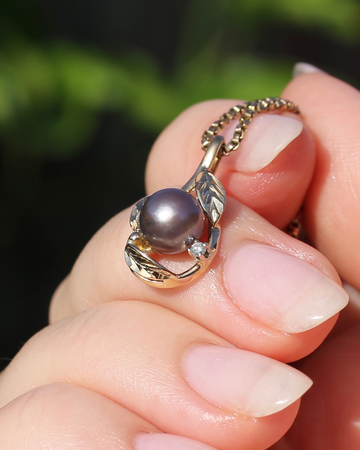 Grey Pearl, Diamond and Three Leaf Pendant, 14ct Yellow Gold, 1.61g