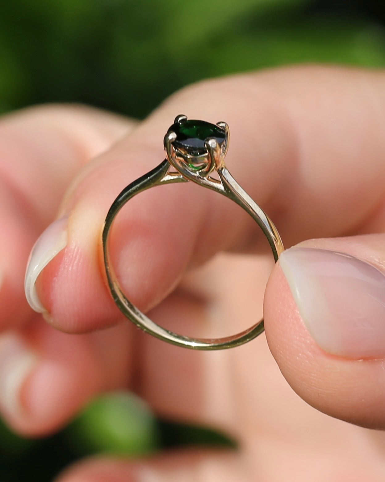 0.72ct Natural Dark Green Tsavorite Garnet, 10ct Yellow Gold, size P or 7.75, 1.53g