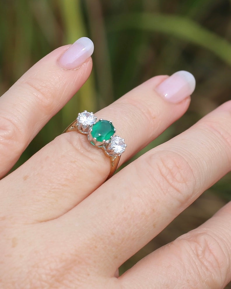 1988 Made Green and White Stone Trilogy, 9ct Yellow and White Gold, size L or 5.75, 2.23g