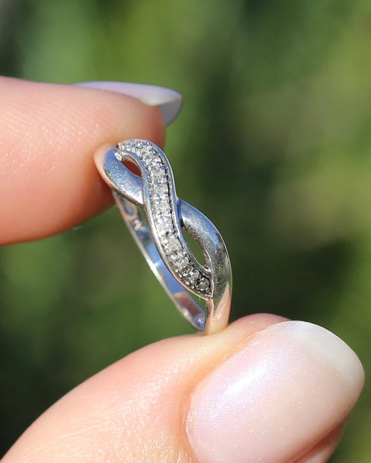 Natural Diamond Infinity Ring, Sterling Silver, size M or 6.25, 1.55g
