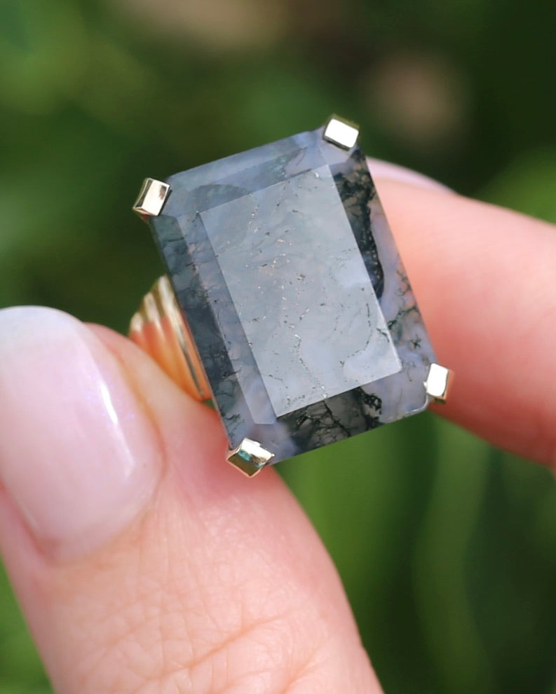 1963 London Made 14.5ct Moss Agate Cocktail Ring, 9ct Yellow Gold, size M or 6.25, 6.75g