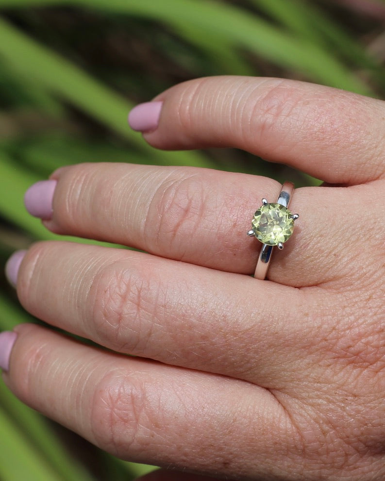 1.8ct Lemon Quartz Solitaire, Sterling Silver, size O or 7.25, 2.04g