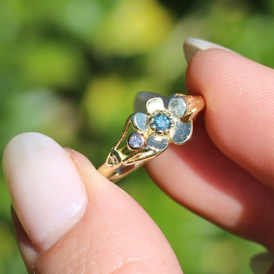 Unique Parti Sapphire and Diamond Flower Ring, 18ct Yellow Gold, size N or just over 6.5