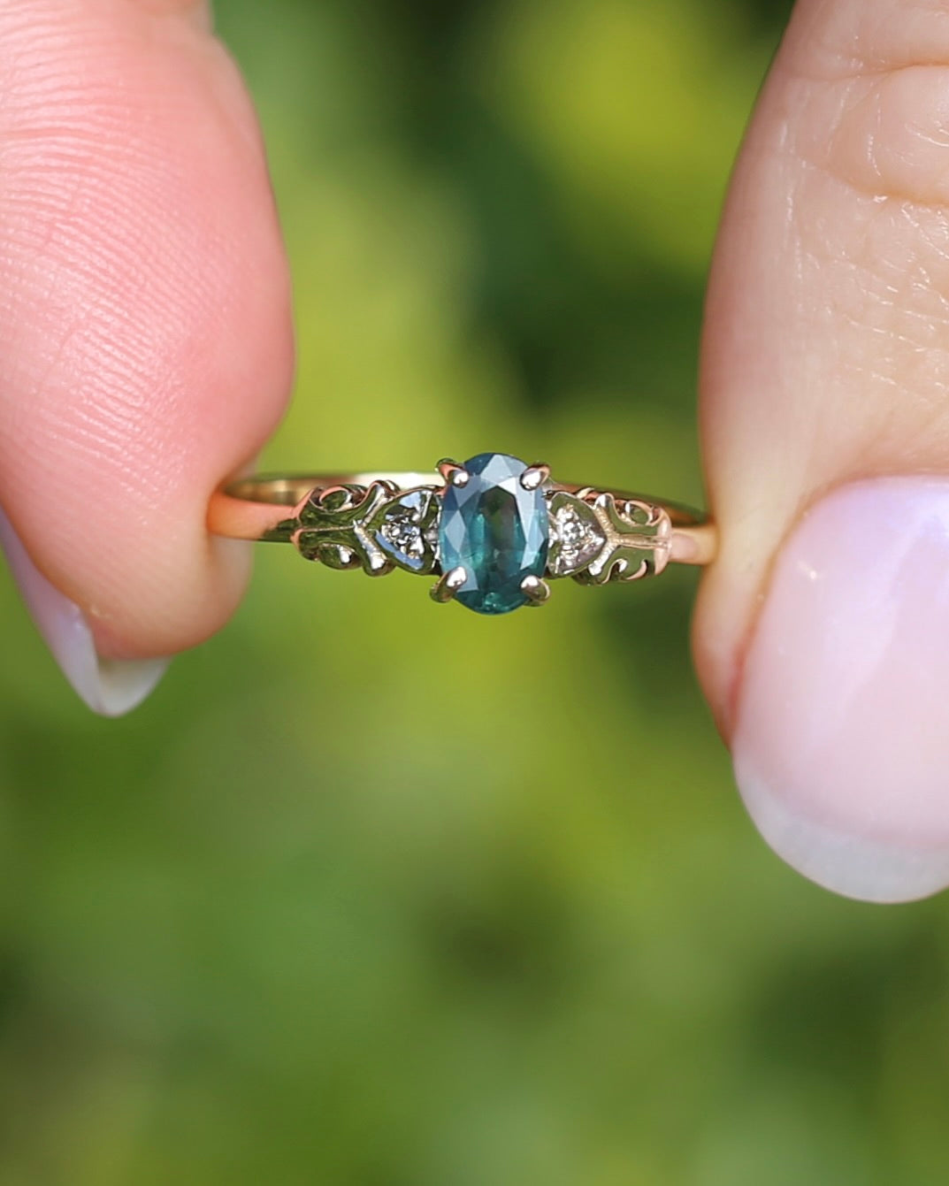 0.5ct Natural Green Parti Sapphire with Diamond Set Heart & Leaf Shoulders, 9ct Yellow Gold, size O1/2 or 7.5, 1.44g