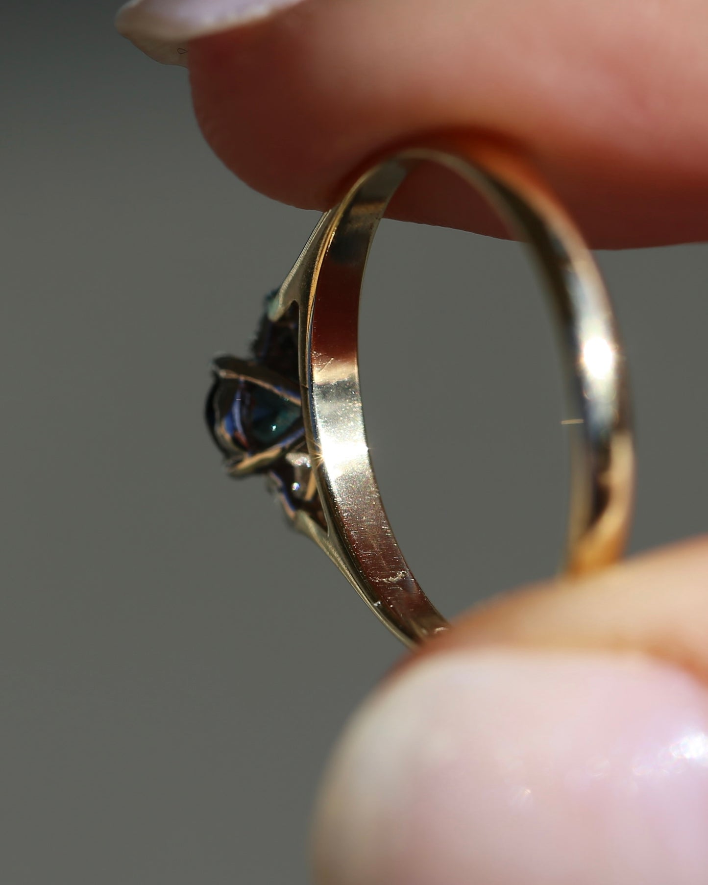 Dark Australian Sapphire and Diamond Dainty Trilogy, 9ct Yellow and White Gold, M1/2 or 6.5, 1.75g