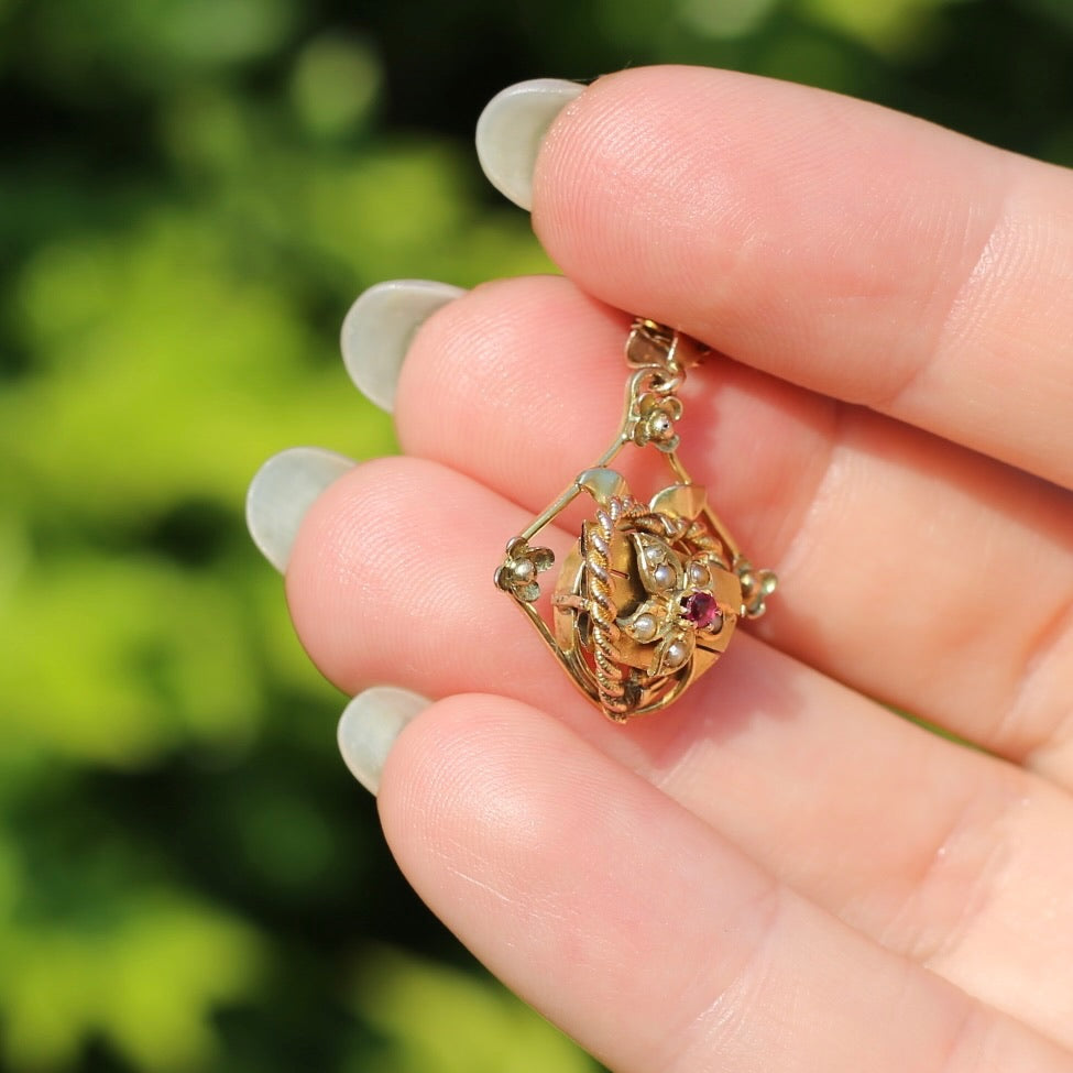 Circa 1940s Chester Made Twisted Rope Heart & Floral Pearl Pendant, 9ct Yellow Gold, 2.4g