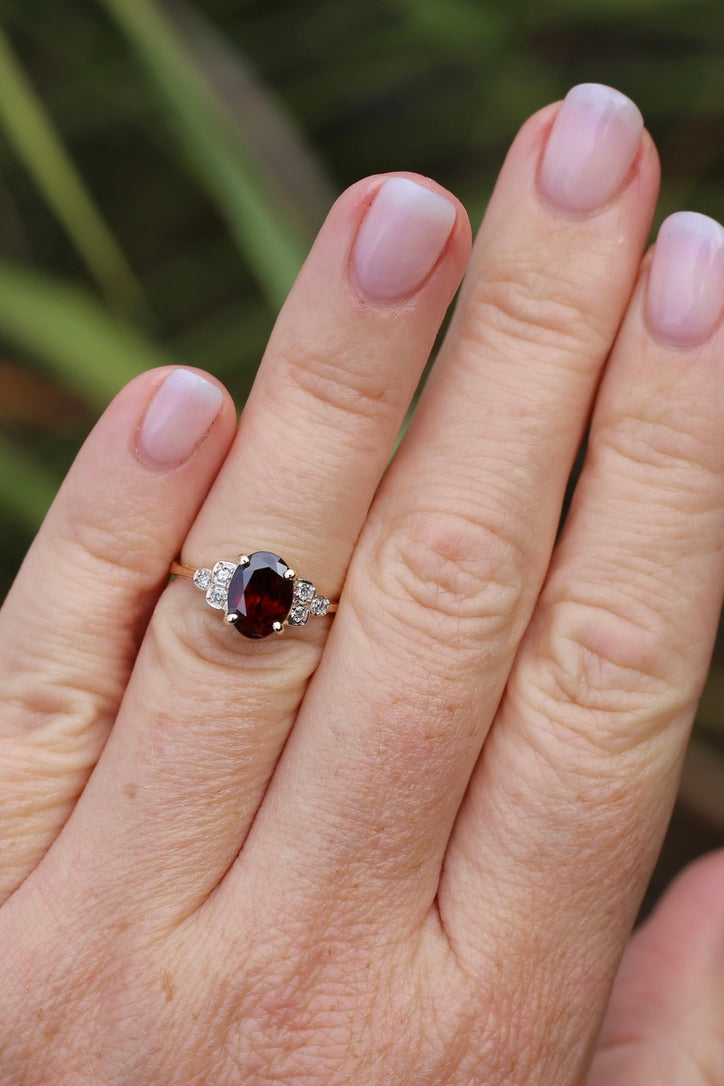 2.45ct Deep Red Whisky Zircon and Diamond RIng, 9ct Yellow Gold, size L or 5.75, 2.33g
