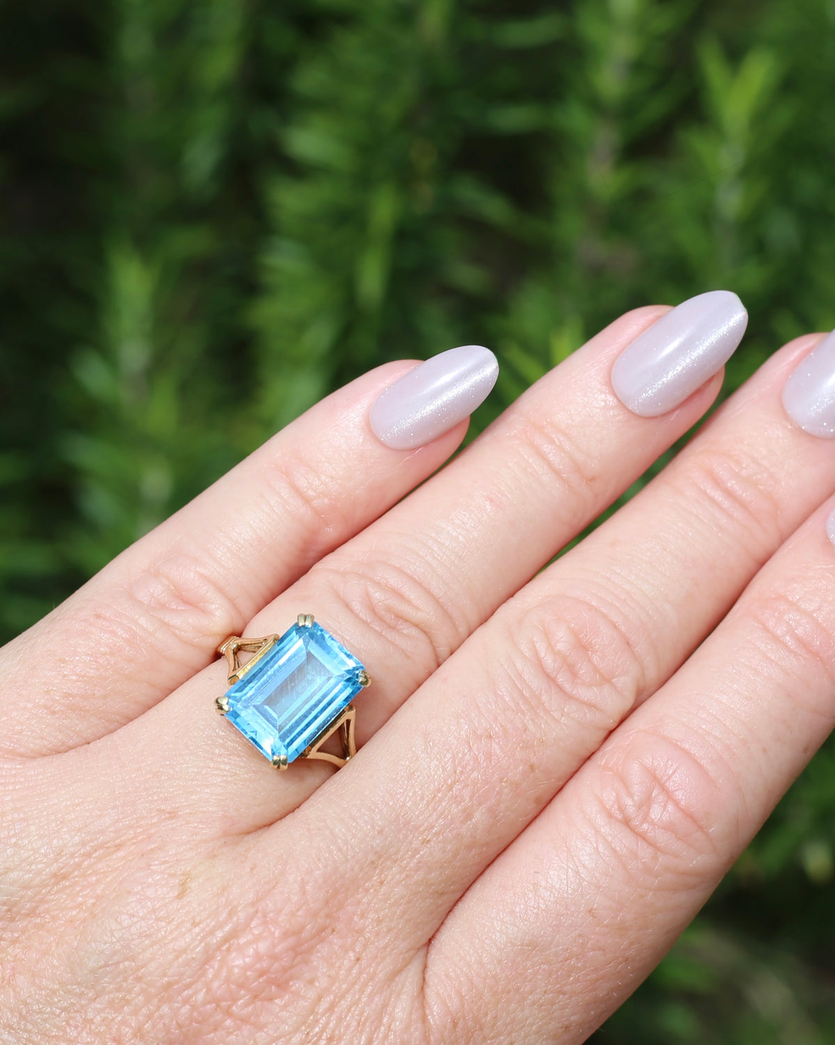 Emerald Cut Blue Topaz Cocktail Ring, 9ct Yellow Gold, size 7.75 or just over P, 4.85g