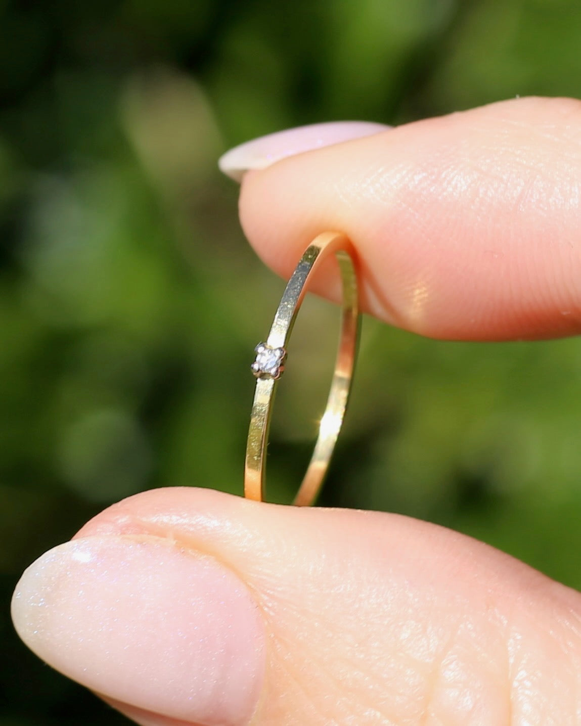Vintage Knife Edge Dainty Single Diamond Stacker, 18ct Yellow Gold, size P or 7.75