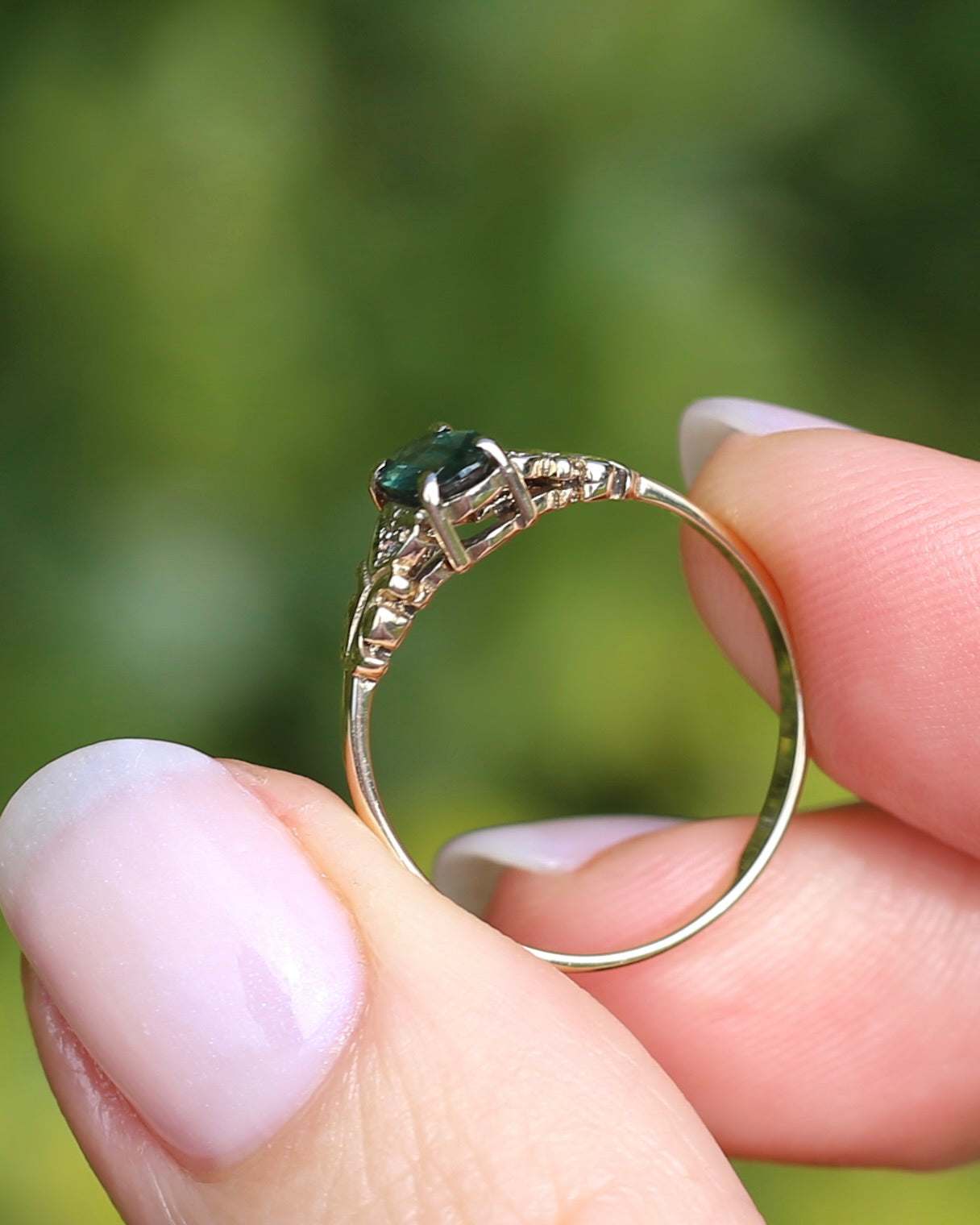 0.5ct Natural Green Parti Sapphire with Diamond Set Heart & Leaf Shoulders, 9ct Yellow Gold, size O1/2 or 7.5, 1.44g