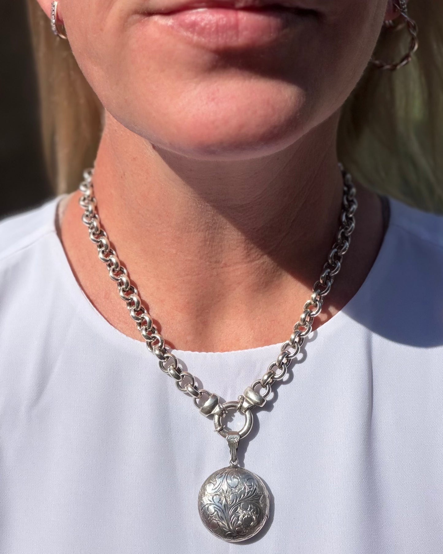 Fabulous Italian Made Semi Hollow Silver Cable Chain with Large Bolt Clasp, 40.4g, 45.75cm or 18 inches