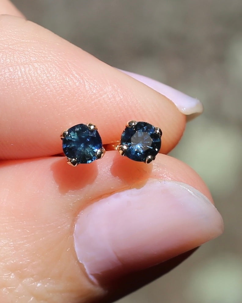 0.9ct Natural Blue and Teal Sapphire Studs, 9ct Yellow Gold, 0.92g