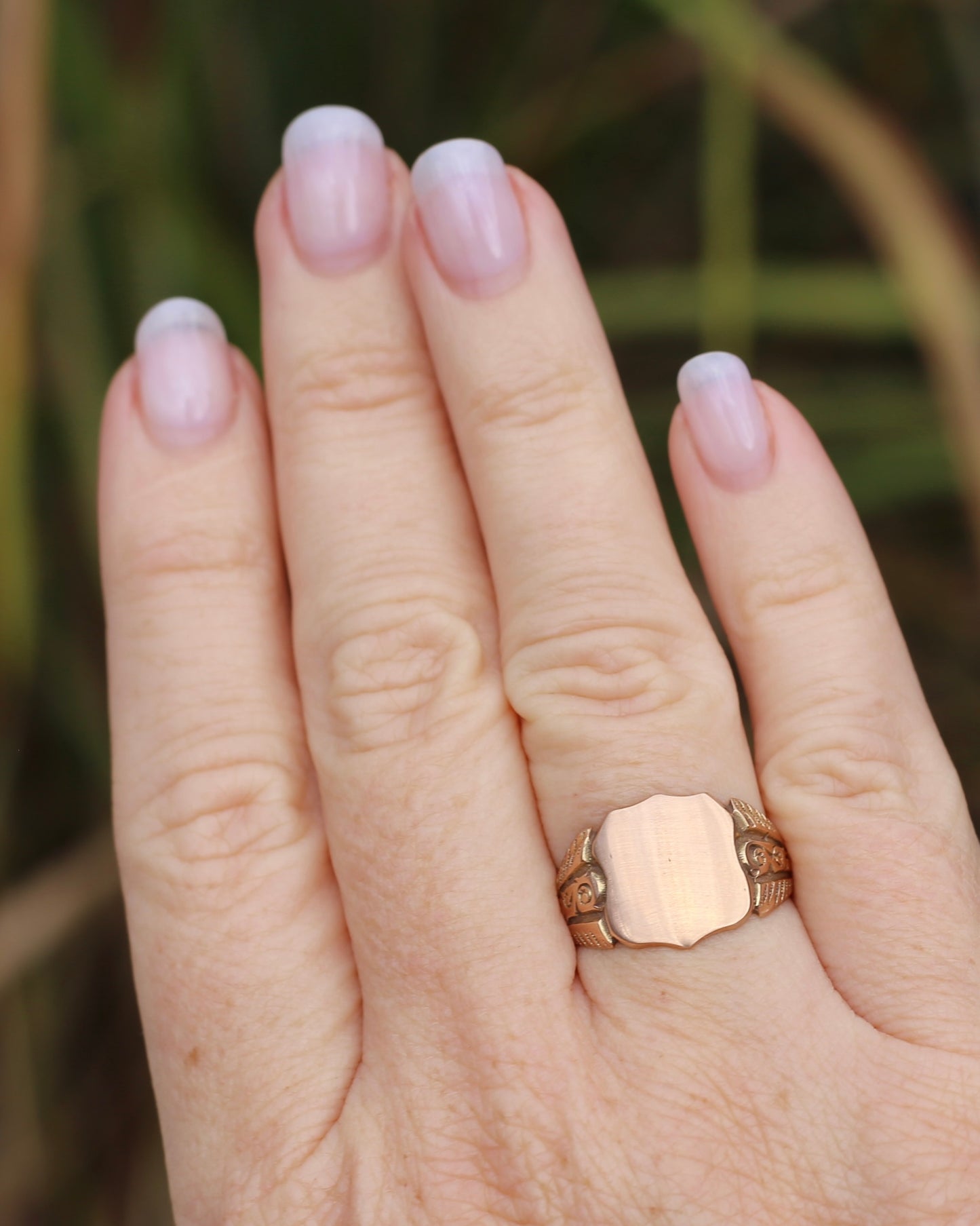 Antique 1918 Signet Ring with Carved Shoudlers, 9ct Old Rose Gold, size Q or 8 - fits more like O1/2 - P or 7.5 based on width, 4.29g
