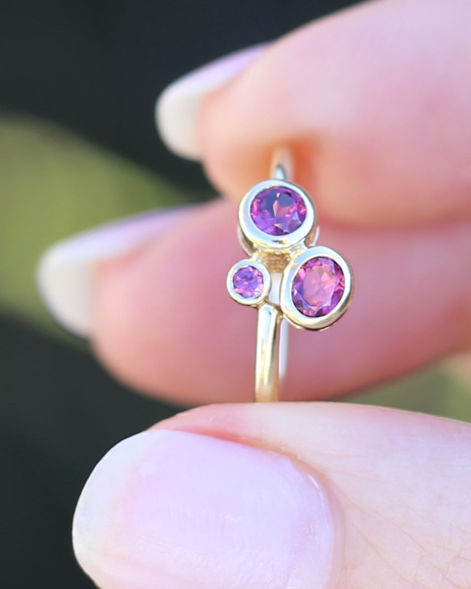 Rhodolite Garnet Three Stone Modern Bezel Set Bubble Trilogy, 9ct Yellow Gold, size O or 7.25, 1.75g