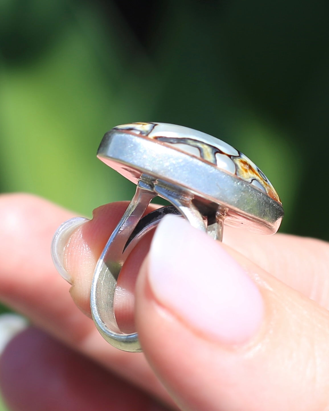 Abalone Shell Cabochon Bezel Set Ring, Sterling Silver,  sizse N or 6.75 - fits more like an M1/2 or 6.5, 9.60g