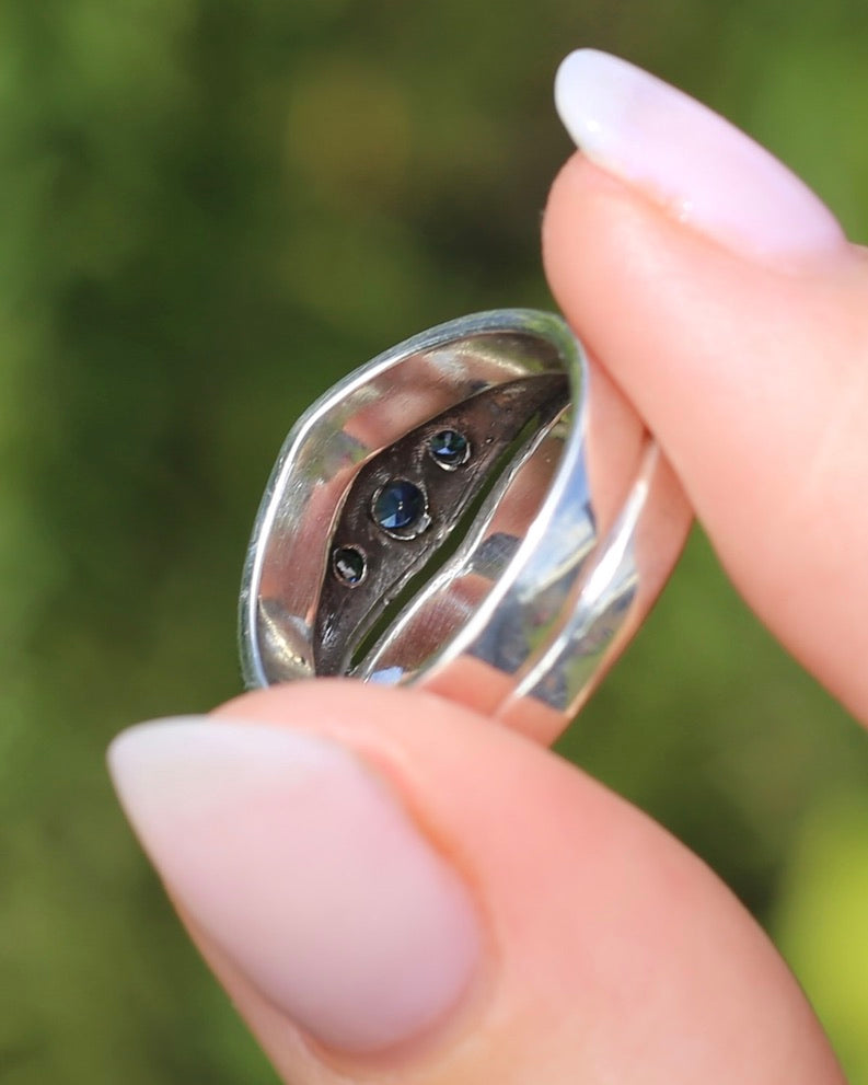 Mixed Metal Wide Band Featuring 3 Rubyvale Sapphires Mined in 1992, Sterling Silver and 14ct Yellow Gold, size O or just over 7 (fits more like an M1/2 or N), 6.81g
