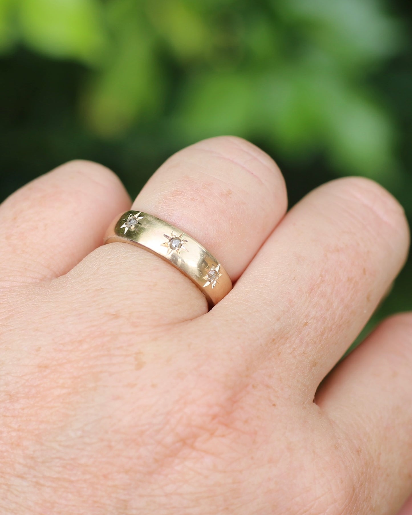 Reclaimed 9ct Yellow Gold Ring Star Set with 3 Rose Cut Diamonds, size O1/2 or 7.25 (fits about N1/2 or 7 due to width and chunk)