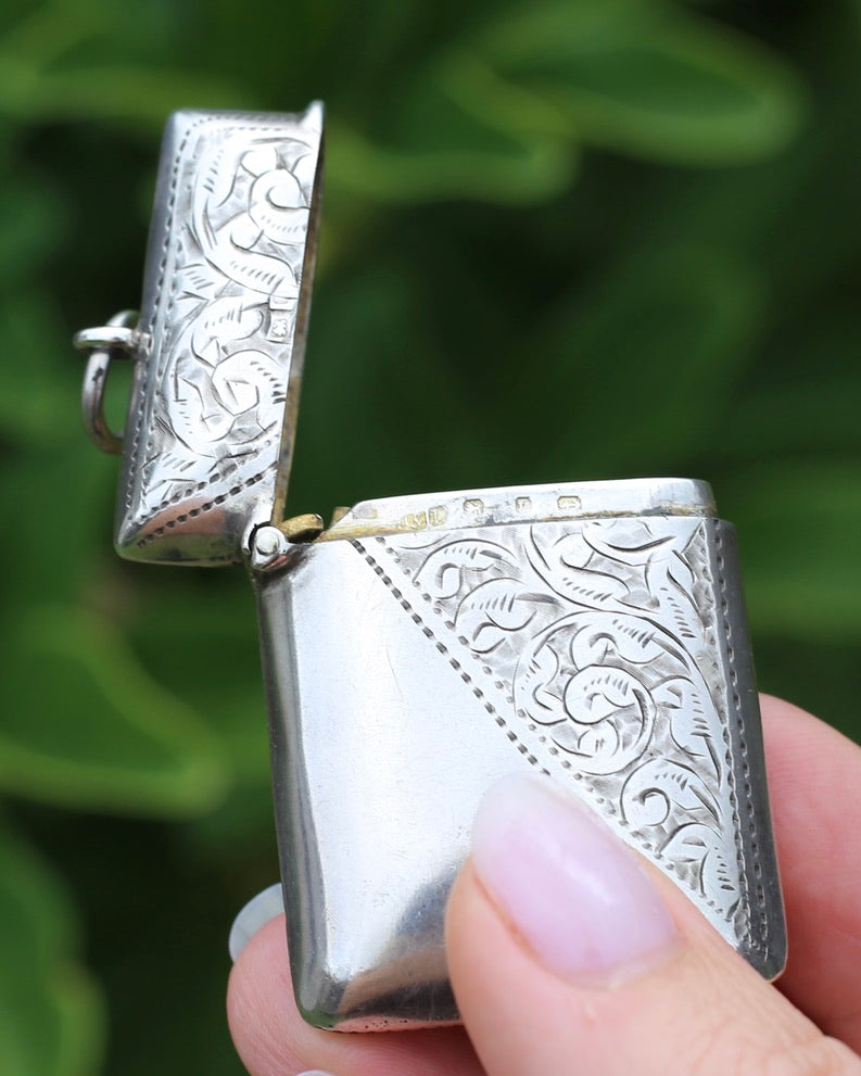 Antique 1898- 1899 Silver Vesta Case, With Leaf Design, initials FK 24.8g