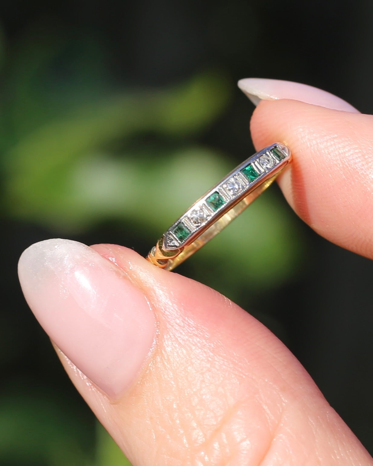 Circa 1930s Natural Emerald & Single Cut Diamond 18ct & Platinum 7 Stone Stacker, size O or 7.25, 2.05g