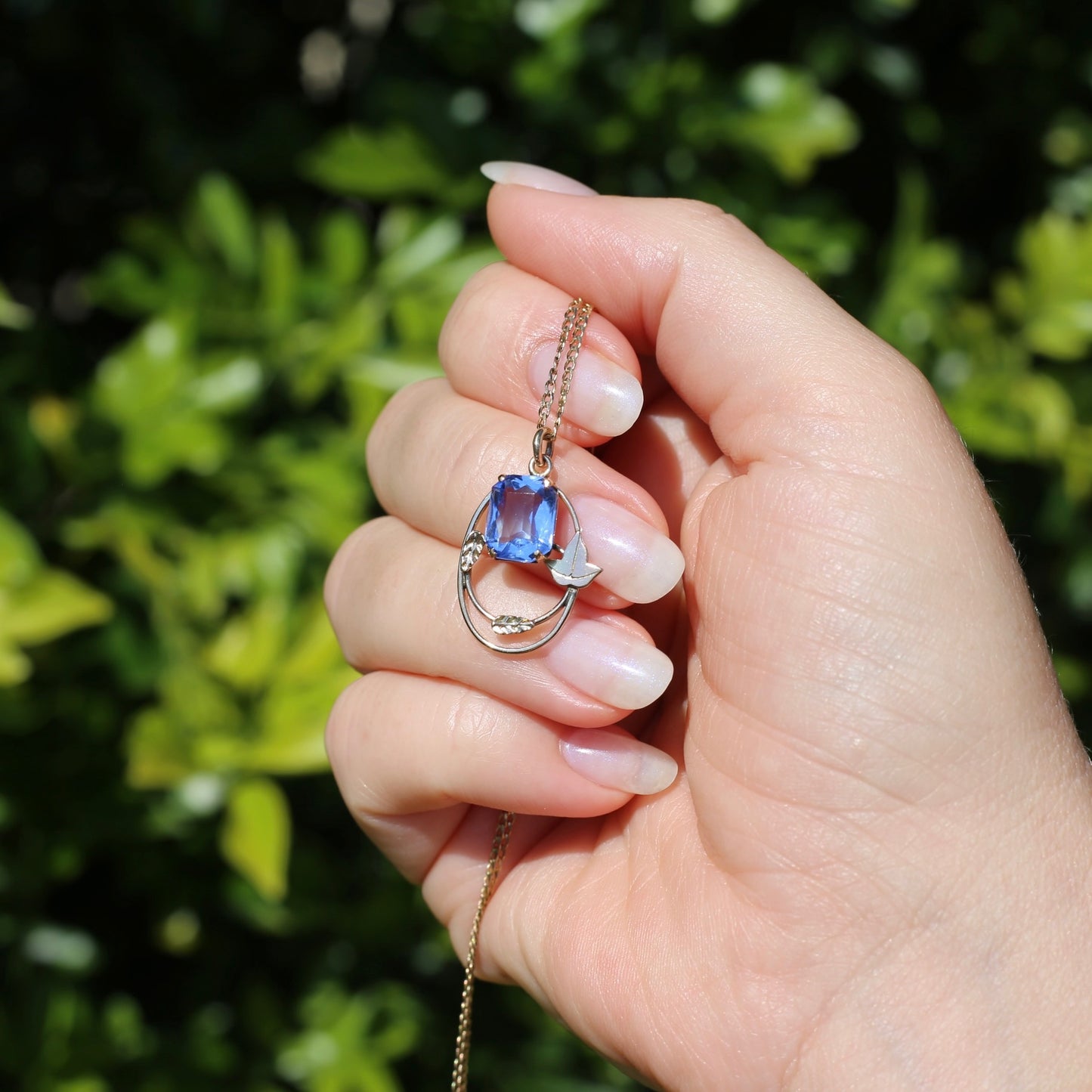 1930s -1950s Arts & Crafts Blue Paste Pendant in Decorative 9ct Gold Leaf Surround, 1.75g