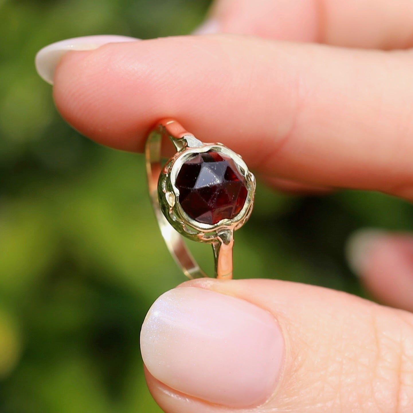 1931 Dutch Rose Cut Garnet, 583 Yellow & Rosey Gold, size 8 or nearly Q