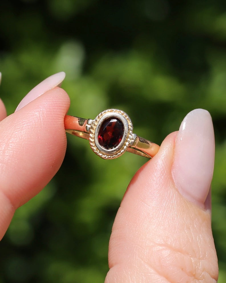 Bezel Set Garnet, 9ct Yellow Gold, size N or just over 6.5, 2.20g
