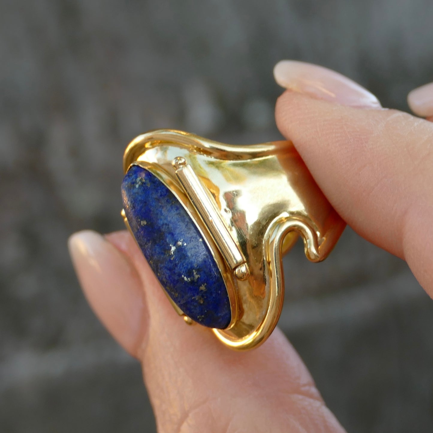 18ct Gold and Lapis Lazuli Cabochon Cuff Ring, size O but sizeable