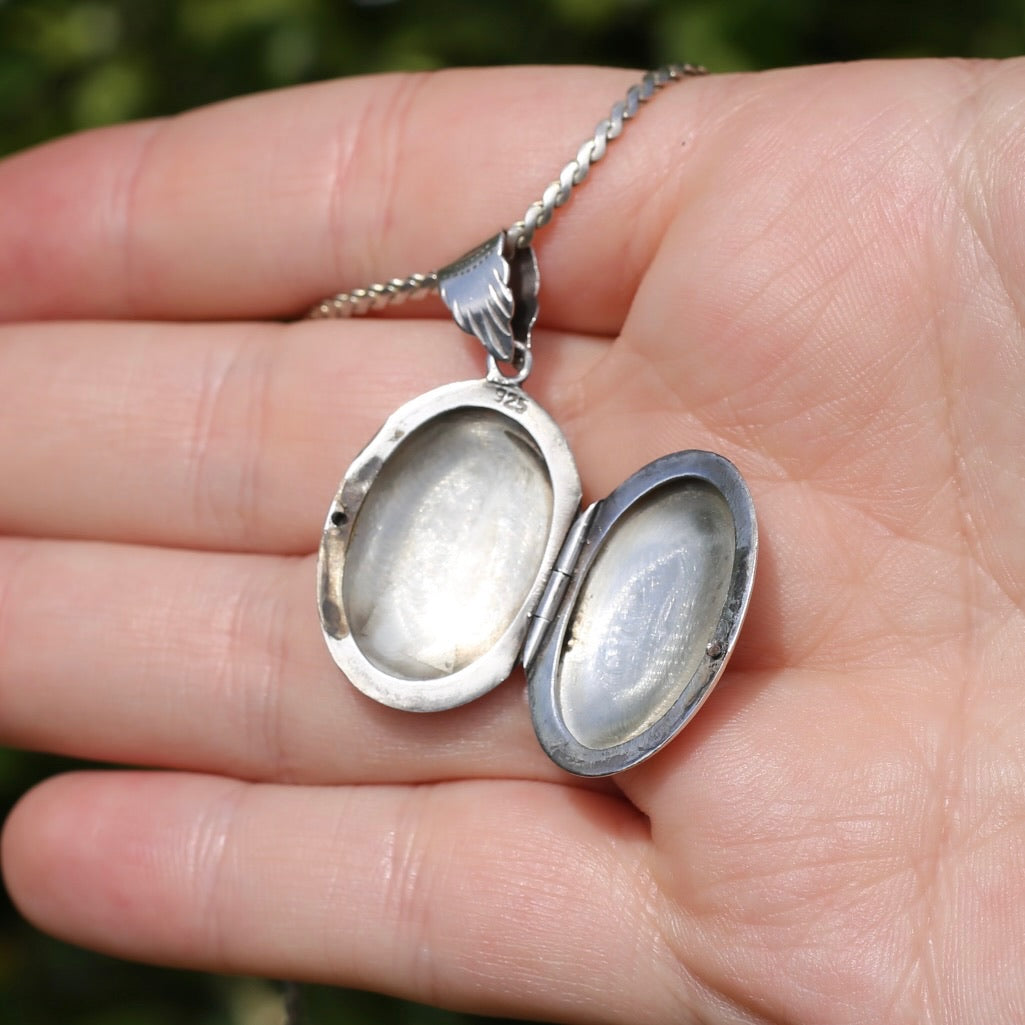 Vintage Engraved Silver Locket that opens, sterling silver