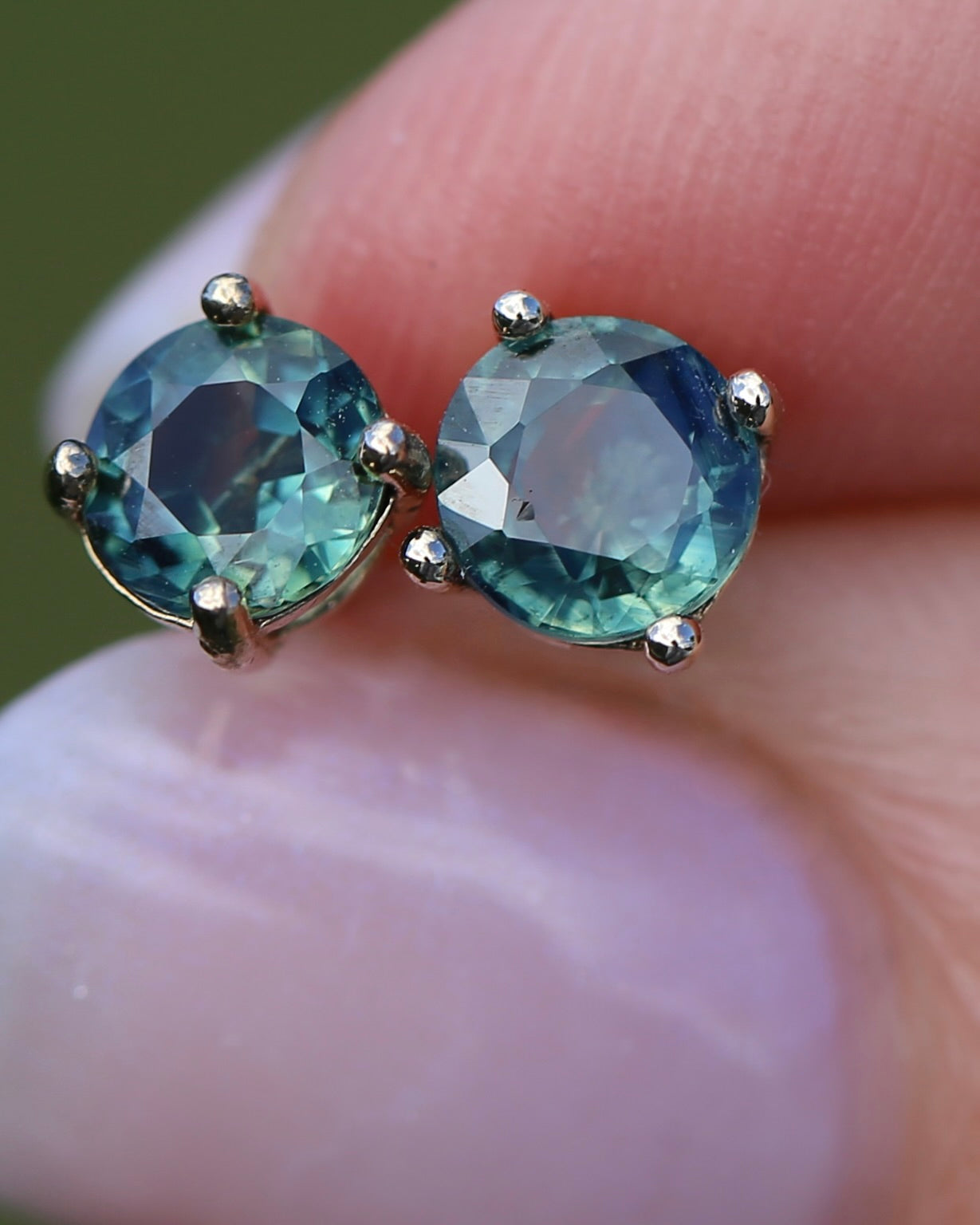 1.3ct Parti Sapphire Studs, 9ct Yellow Gold, 0.83g