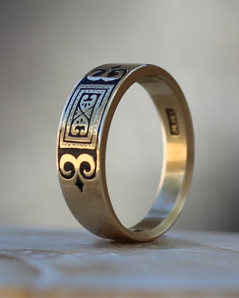 Antique Early Australian J. M. Wendt Enamel Set Band, 18ct Yellow Gold, size N or just over 6.5 (fits more like an M-M1/2 due to width)