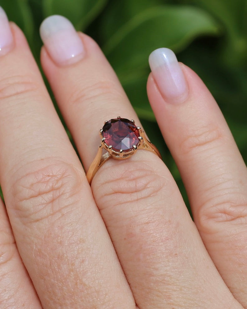 4ct Natural Red Zircon in Vintage Birmingham Made 1973 Multi Claw Ring, 9ct Yellow Gold, size M1/2 or 6.5, 2.61g