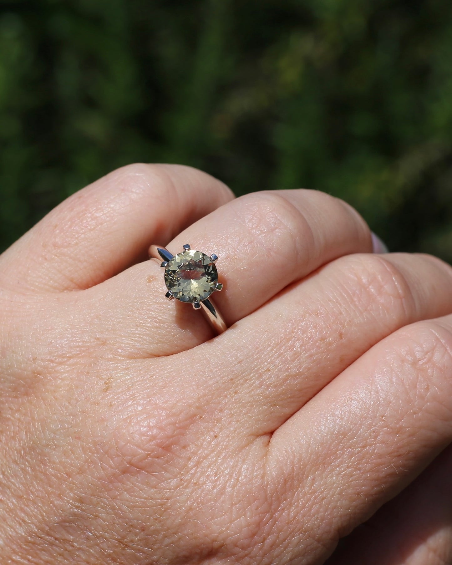 9mm 2.25ct Natural Yellow Beryl, 6 Claw Set, 9ct White Gold, size N1/2 or nearly 7, 3.75g