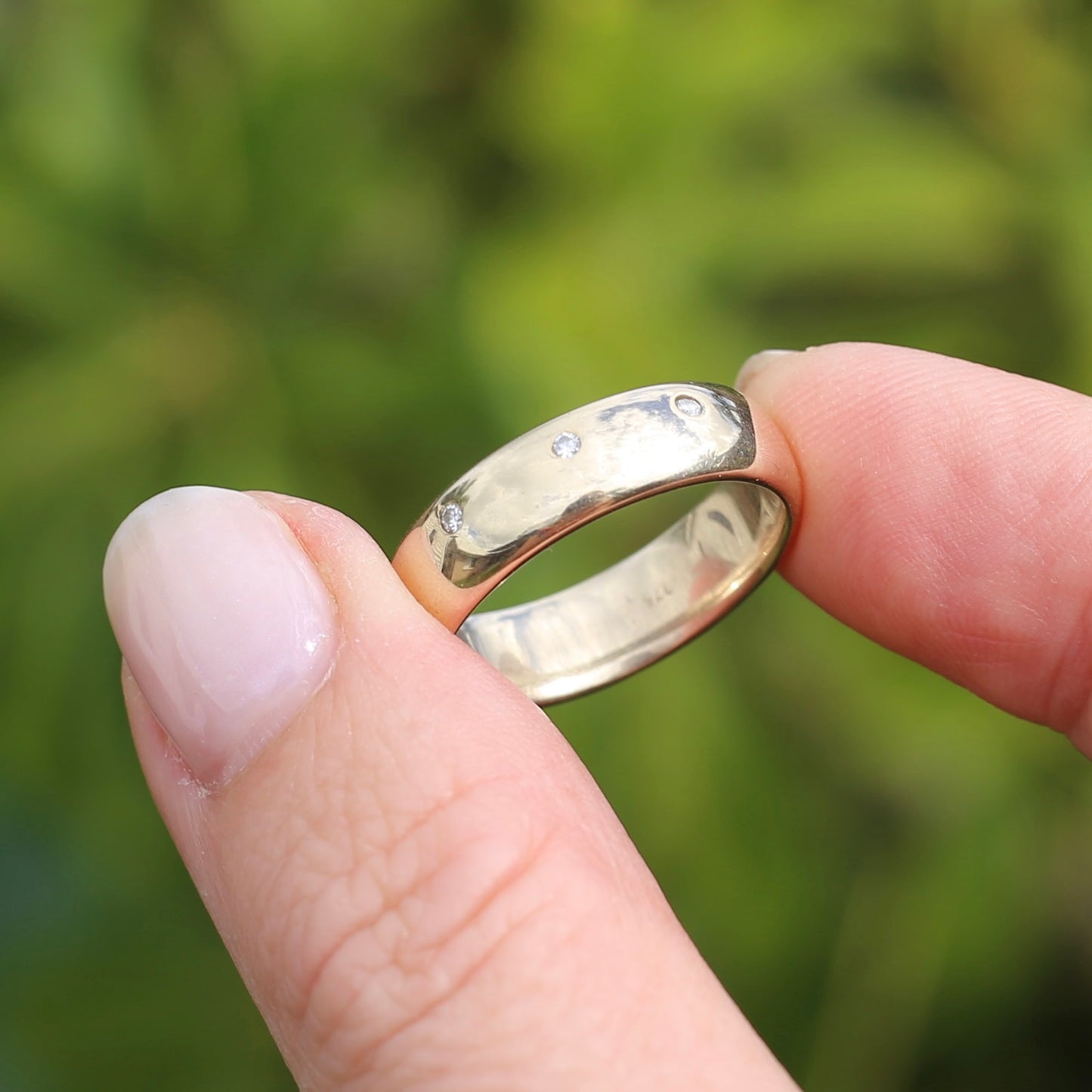 Chunky Half Round 9ct Gold Ring with 3 Punch Set Diamonds, 9ct Yellow Gold, size 8.5 or just under R