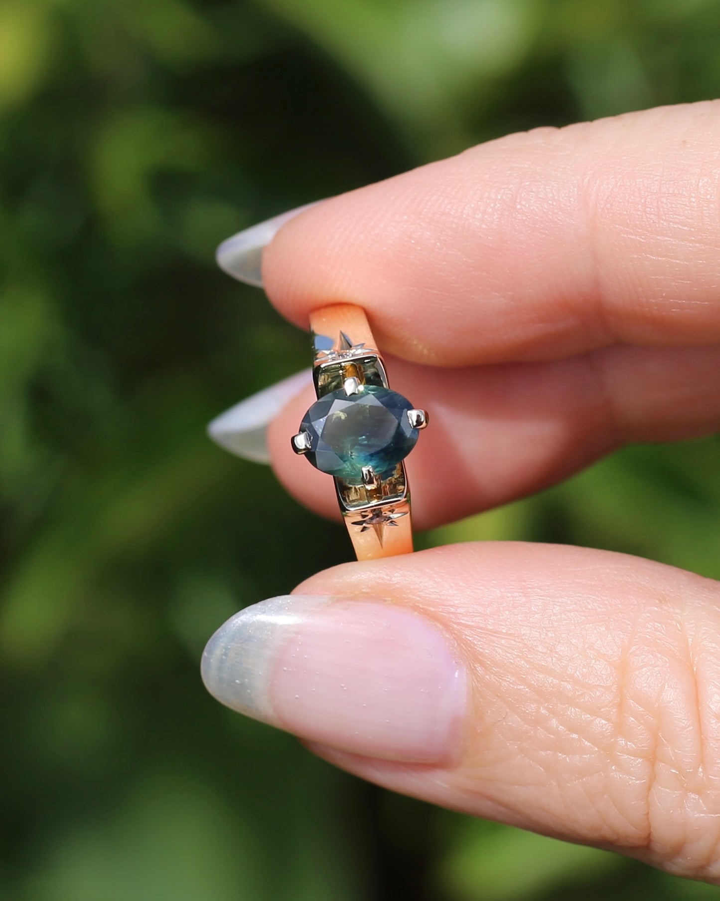 Circa 1970s 1.2ct Oval Australian Parti Sapphire Ring with Star Set Diamond Side Stones, 9ct Yellow Gold, size R1/2 or 8.75, 3.28g