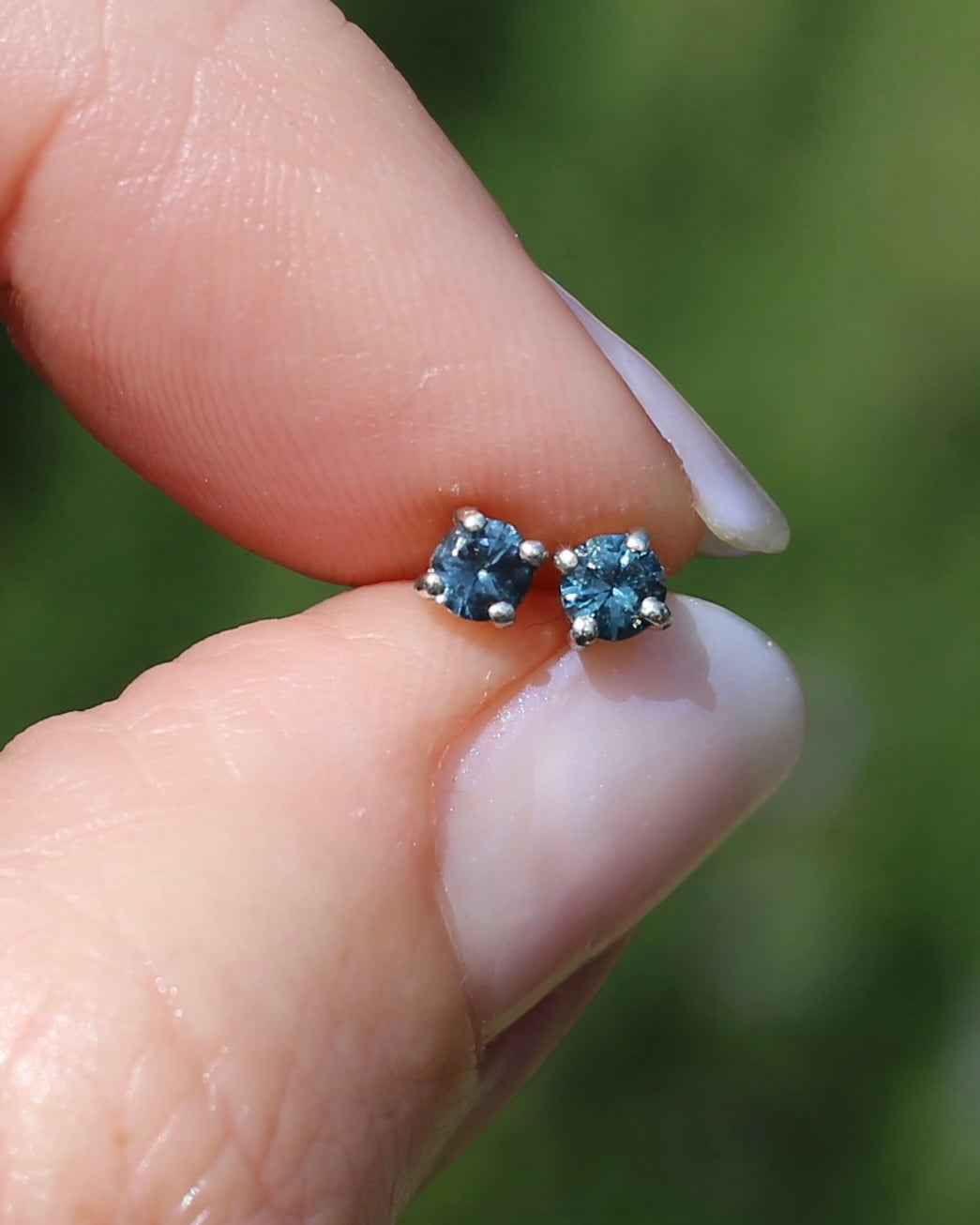 3.4mm 0.35ct combined Vibrant Blue Natural Spinel Studs, 9ct Yellow Gold, 0.64g