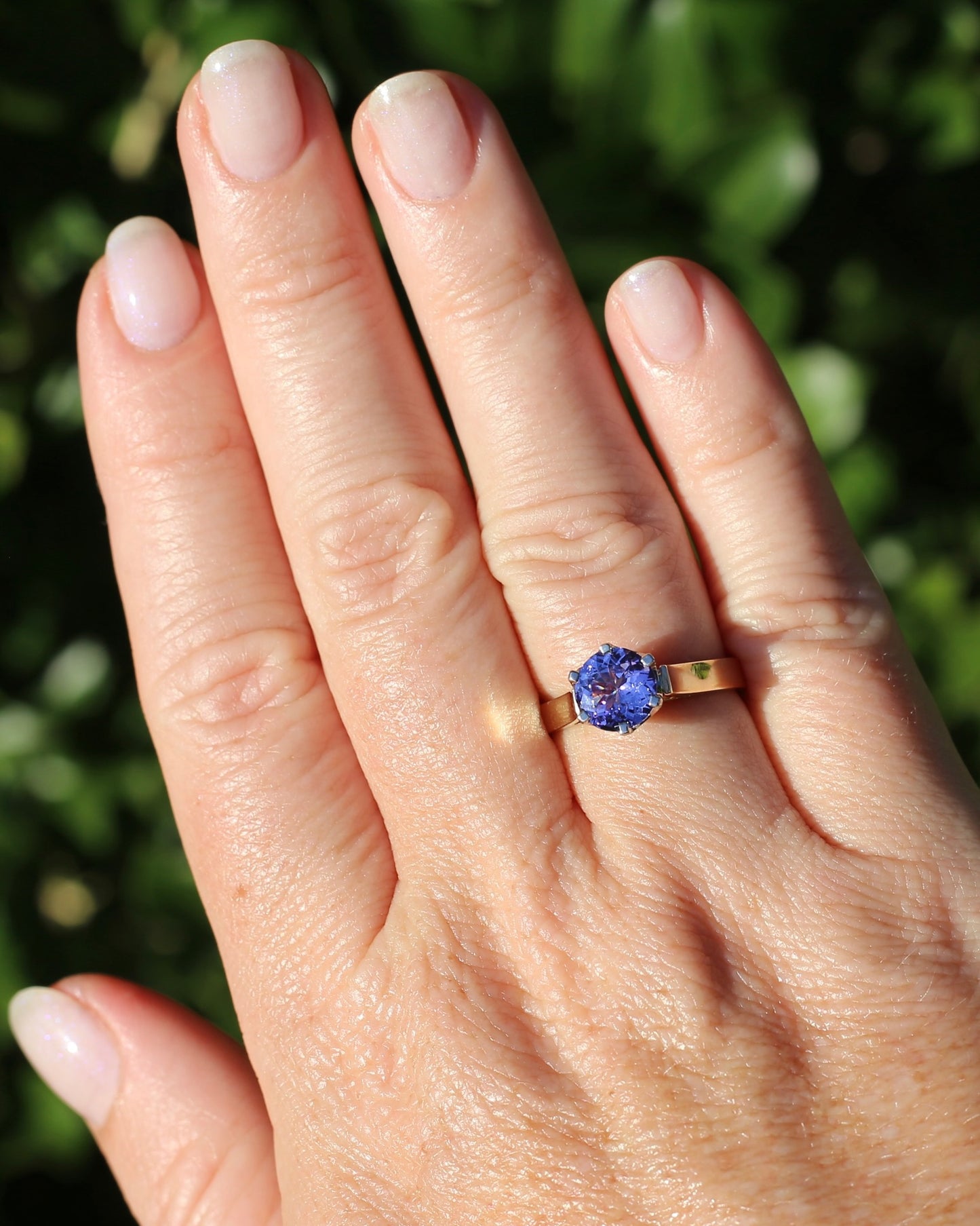 1.65ct Tanzanite in Vintage Mixed Metal 9ct White & Yellow Gold Ring, size Q1/2 or 8.25