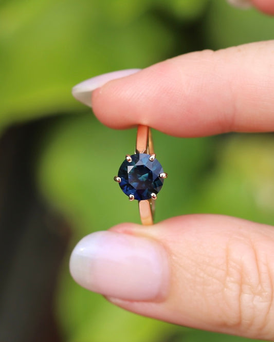 Vintage 2.44ct Blue Parti Ring, 14ct Yellow Gold, size O or 7.25, 2.49g with valuation