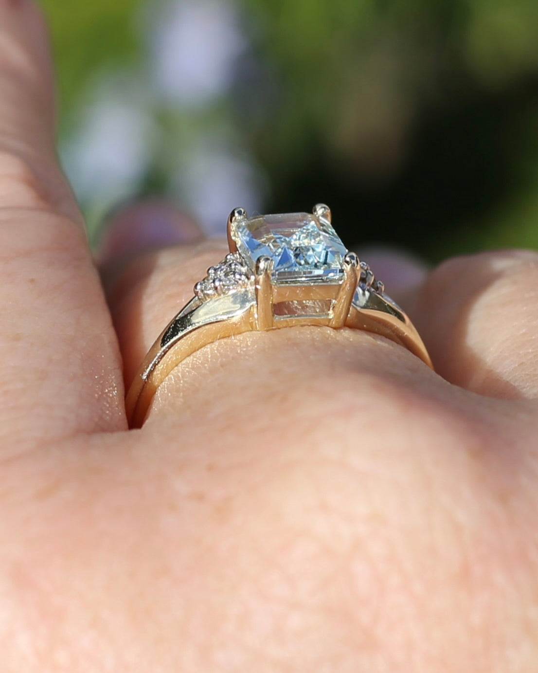1.4ct Emerald Cut Aquamarine with Natural Diamond Set Split Shoulders, 9ct Yellow Gold, size 8 or Q, 2.31g