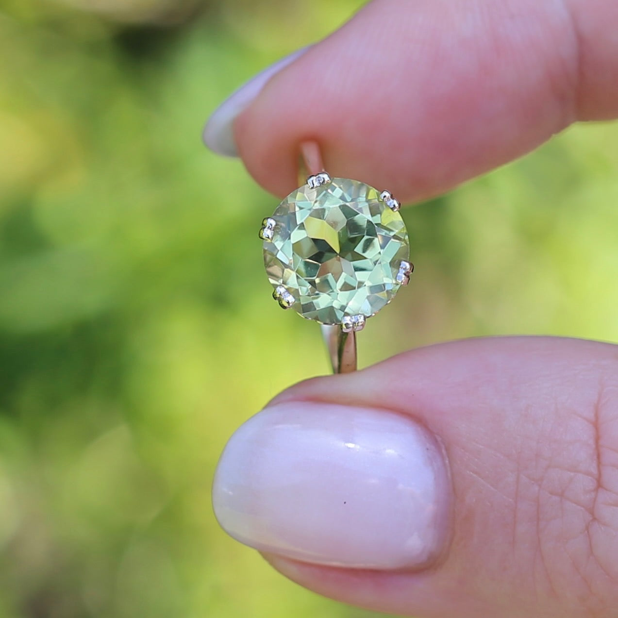 3.63ct Lemon Quartz in 6 Double Claw Basket, 9ct Yellow Gold, size L or 5.75