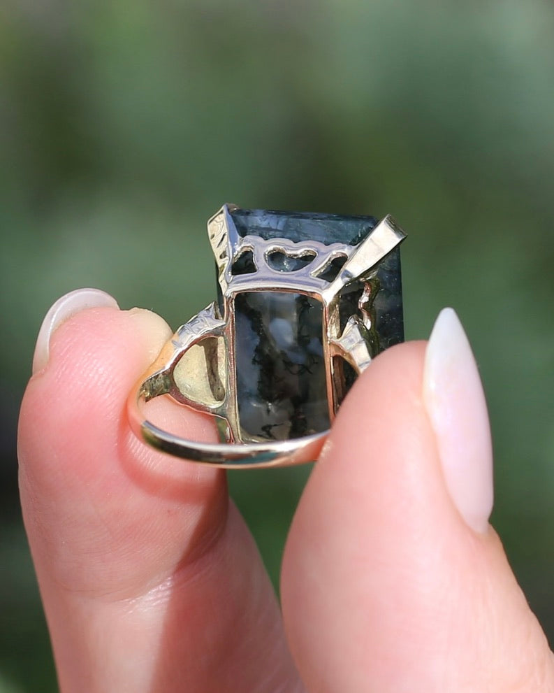 1963 London Made 14.5ct Moss Agate Cocktail Ring, 9ct Yellow Gold, size M or 6.25, 6.75g