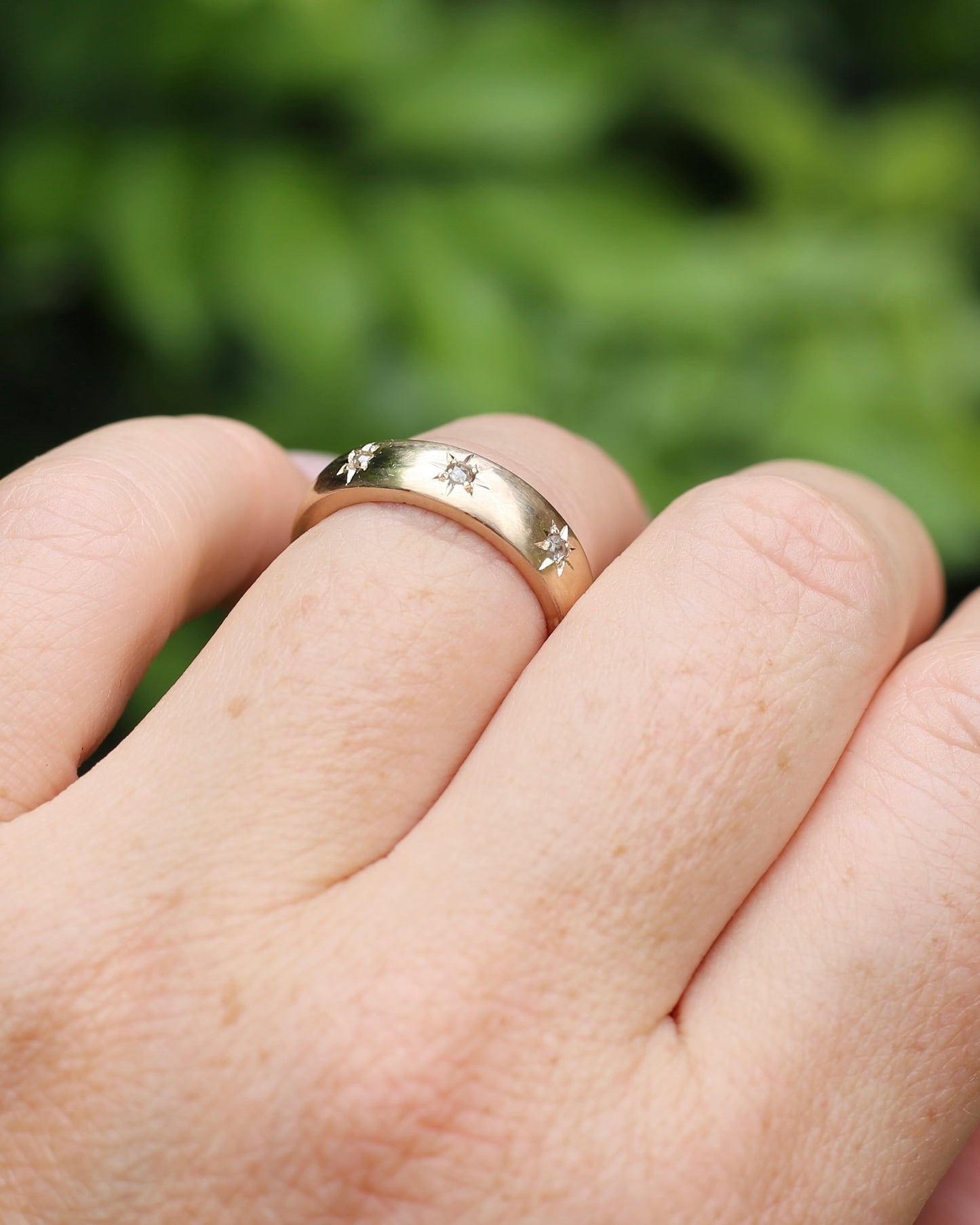 Reclaimed 9ct Yellow Gold Ring Star Set with 3 Rose Cut Diamonds, size O1/2 or 7.25 (fits about N1/2 or 7 due to width and chunk)