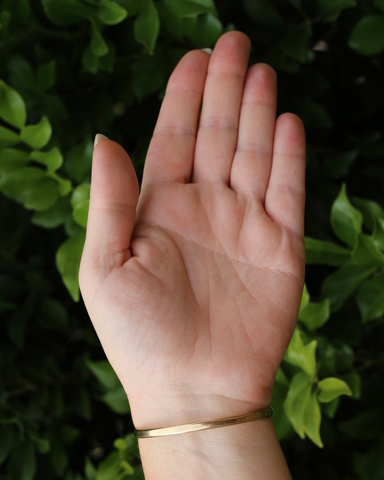 Oval 9ct Coil Bangle, British Made, 9ct Yellow Gold (the slightly rosier gold of the two), 5.38g