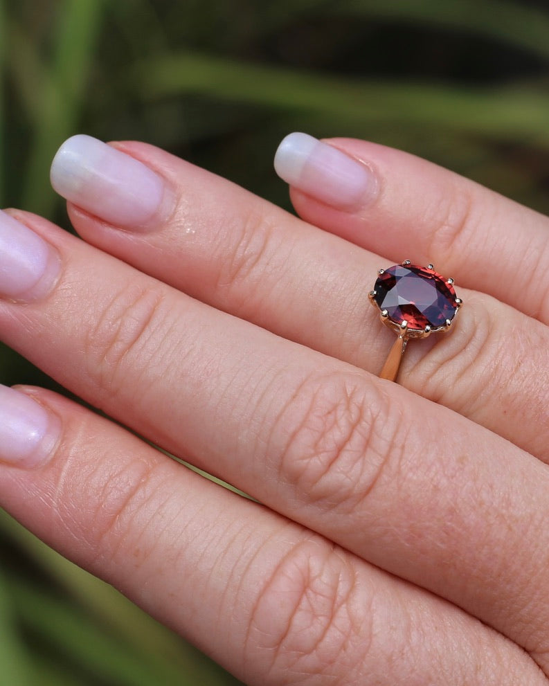 4ct Natural Red Zircon in Vintage Birmingham Made 1973 Multi Claw Ring, 9ct Yellow Gold, size M1/2 or 6.5, 2.61g