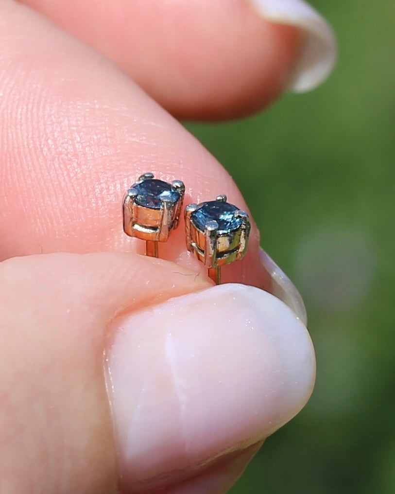 3.4mm 0.35ct combined Vibrant Blue Natural Spinel Studs, 9ct Yellow Gold, 0.64g